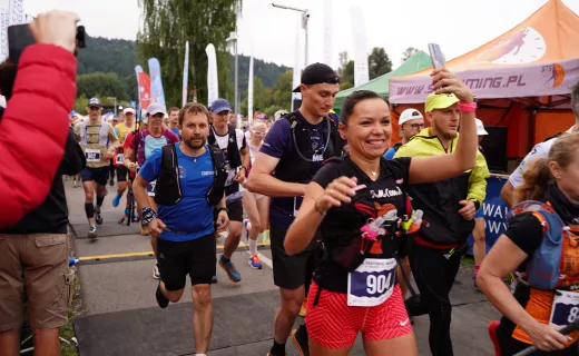 23 kilometry po górach. Zawodnicy pełni uśmiechów ruszyli na trasę [ZDJĘCIA] - 35